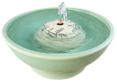 Garden Vine Enhanced Style Cat Drinking Fountain (11 Cup)
