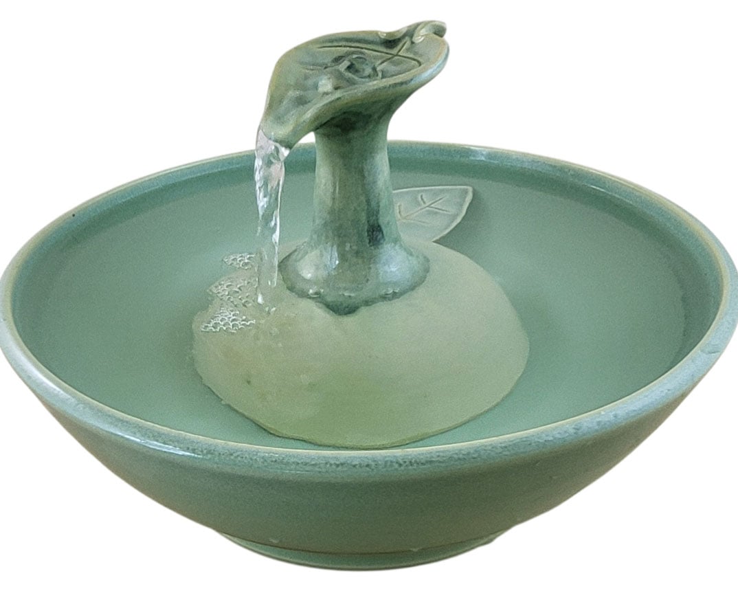 Peruvian Jungle Leaf Original Style Cat Drinking Fountain (10 Cup)