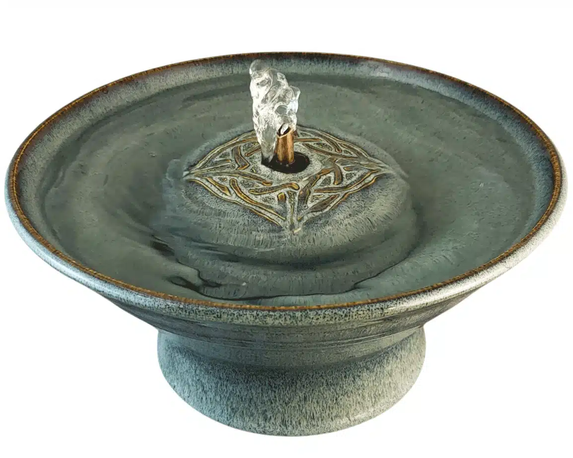 Celtic Knot Enhanced Style Cat Fountain (8 Cup)