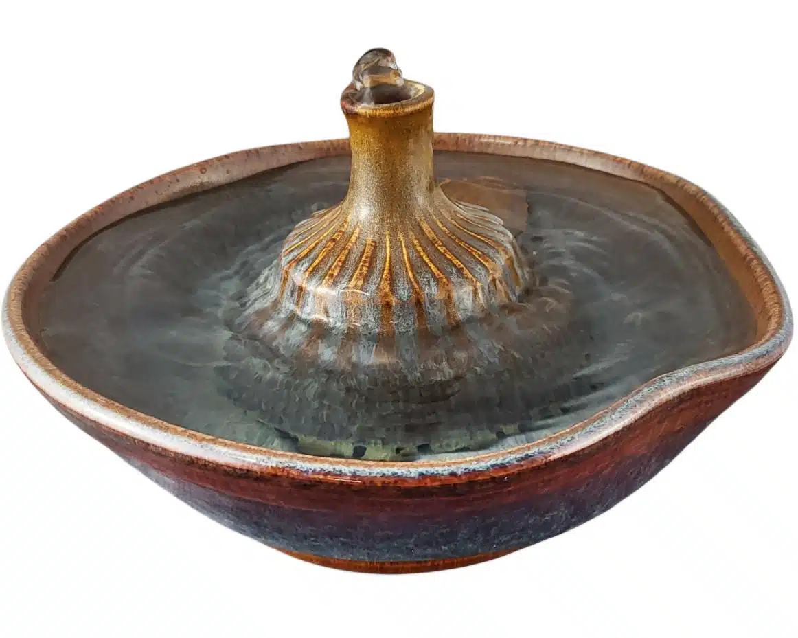 Fluted Geyser Original Style Ceramic Cat Fountain (8 Cup)
