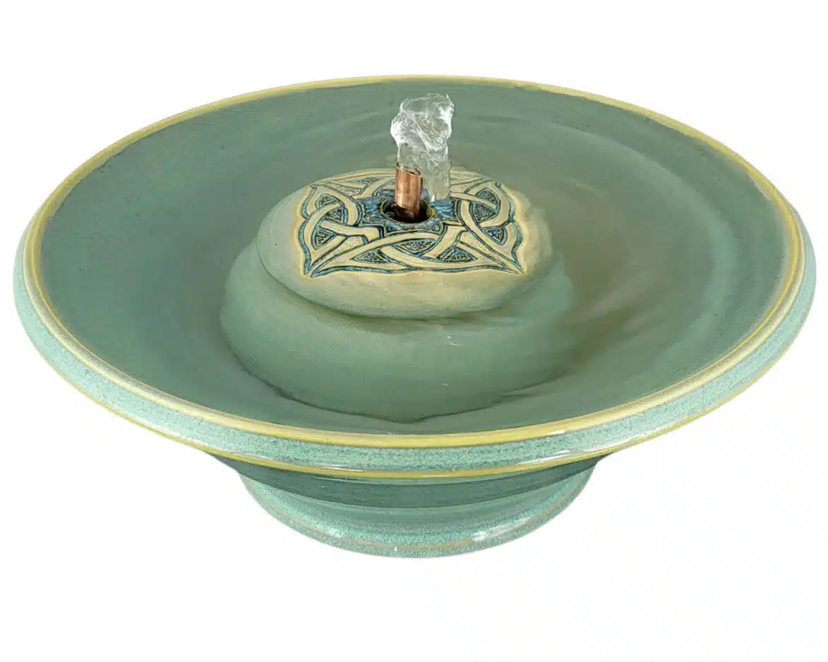 Celtic Knot Original Style Cat Fountain (8 Cup)